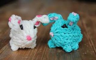 Плетем кролика из резиночек (фото и видео)